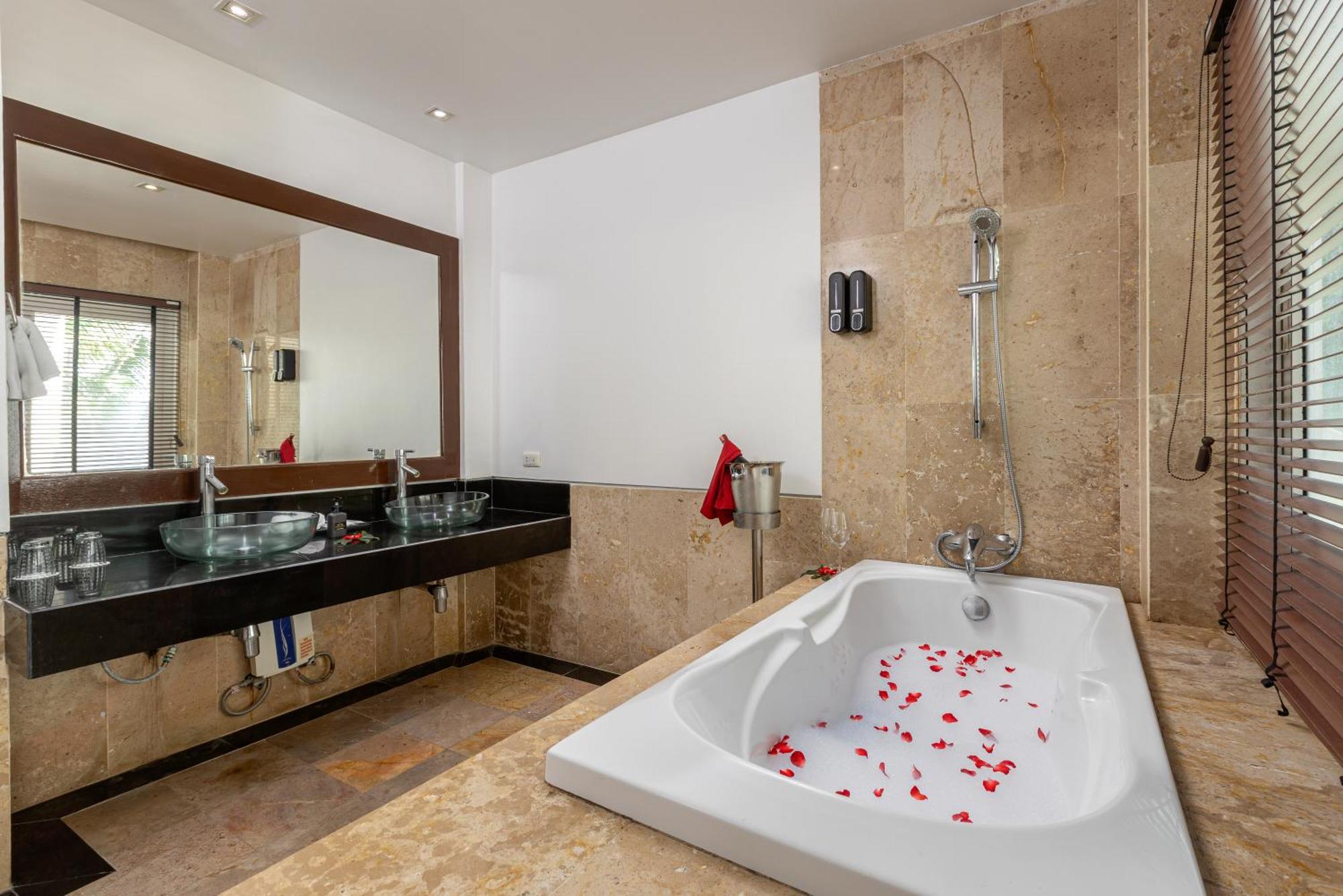 Phunawa Phuket - Sha 4*