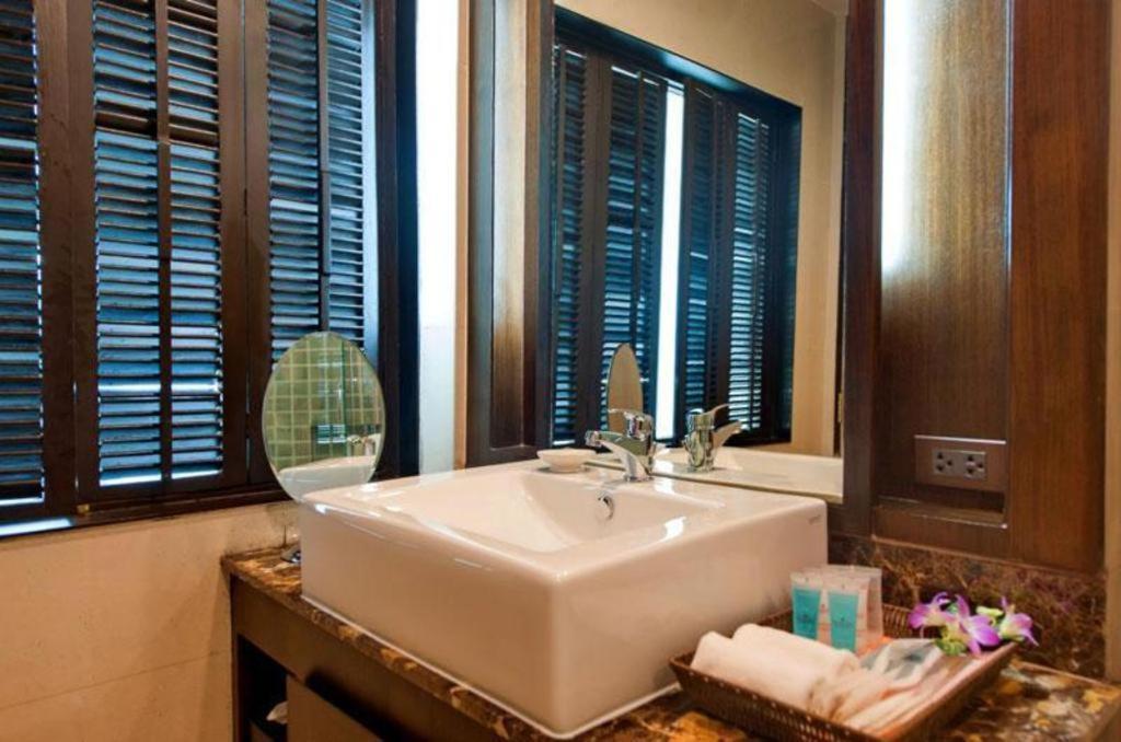 Ramada By Wyndham Phuket Southsea Hotel Karon