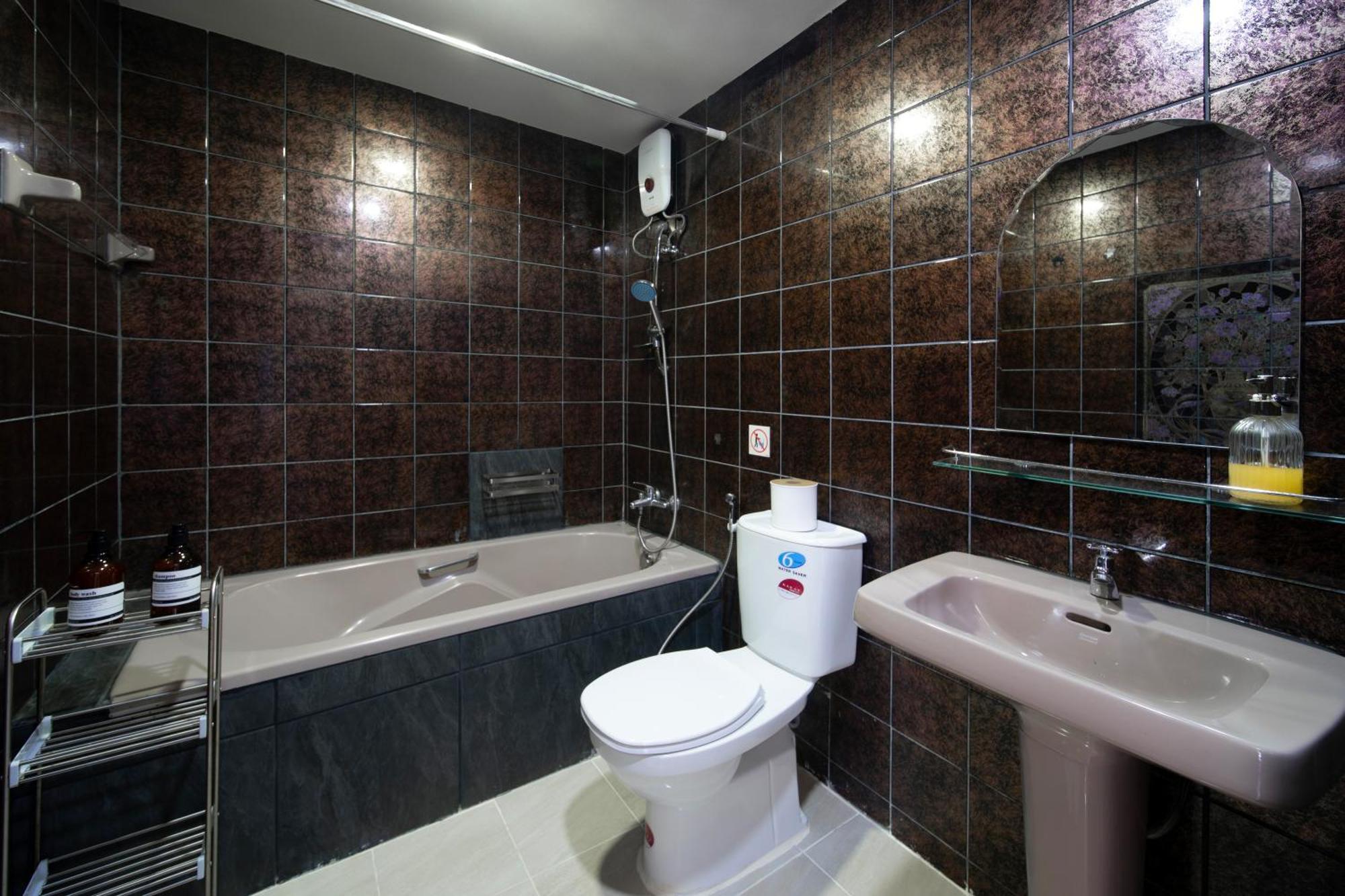 Enjoy Sunset Rainbow Alley - Wow Townhouse At Hill Patong