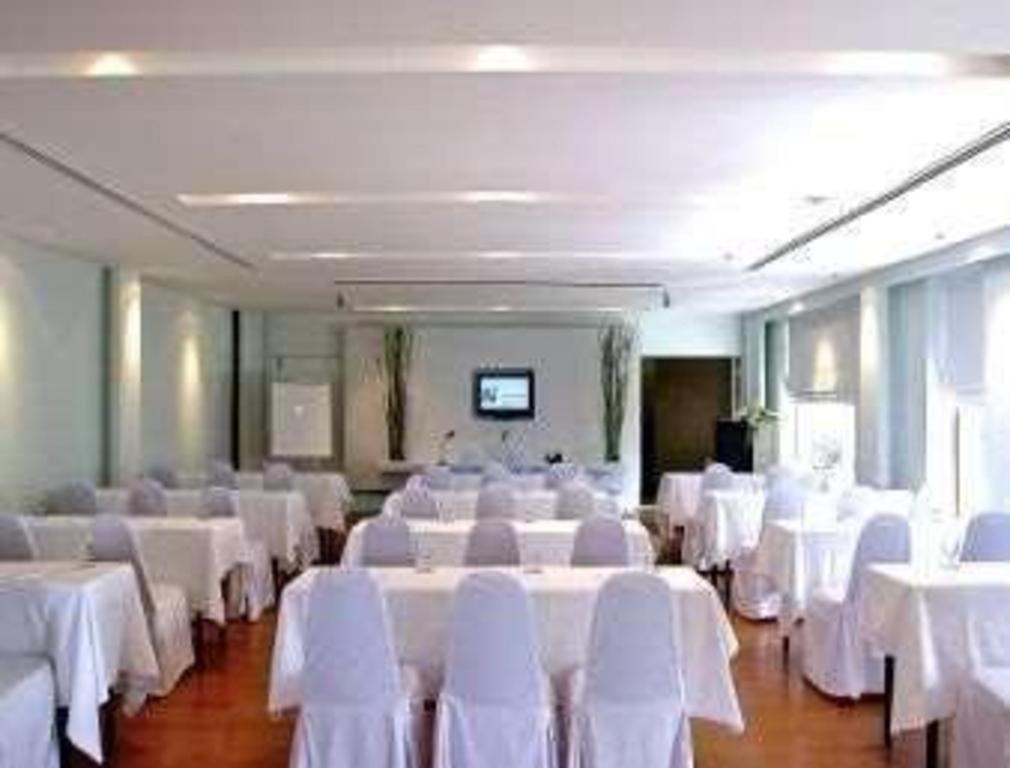 Ramada By Wyndham Phuket Southsea Hotel 4*