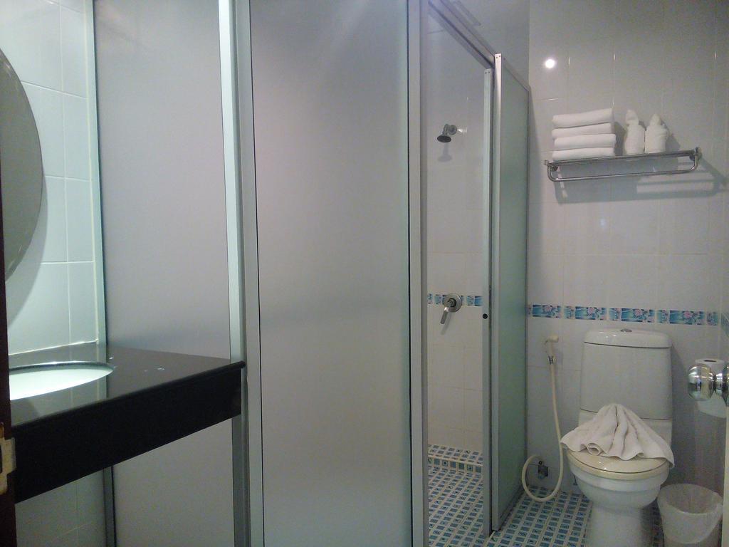 Hotel Pro Andaman Place Karon