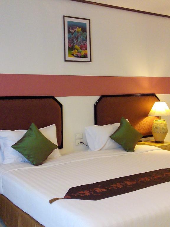 Pro Andaman Place Hotel 3*