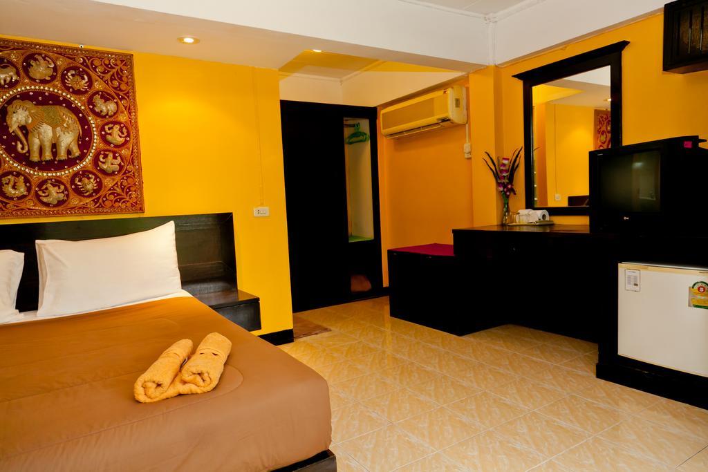 Fullmoon Beach Resort 2*