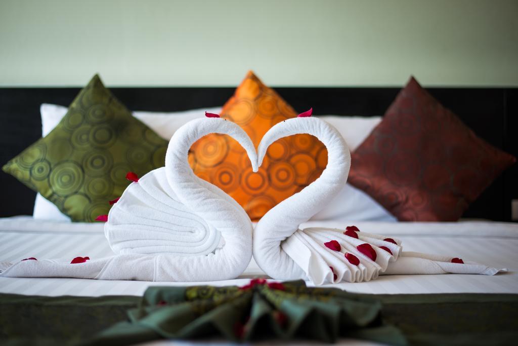 Apk And Phuket
