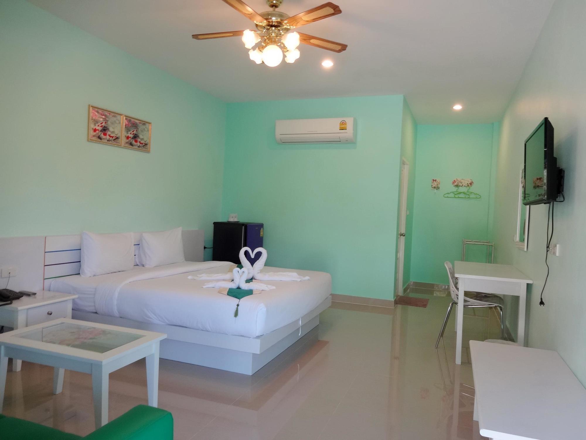 Hotel Holland Patong