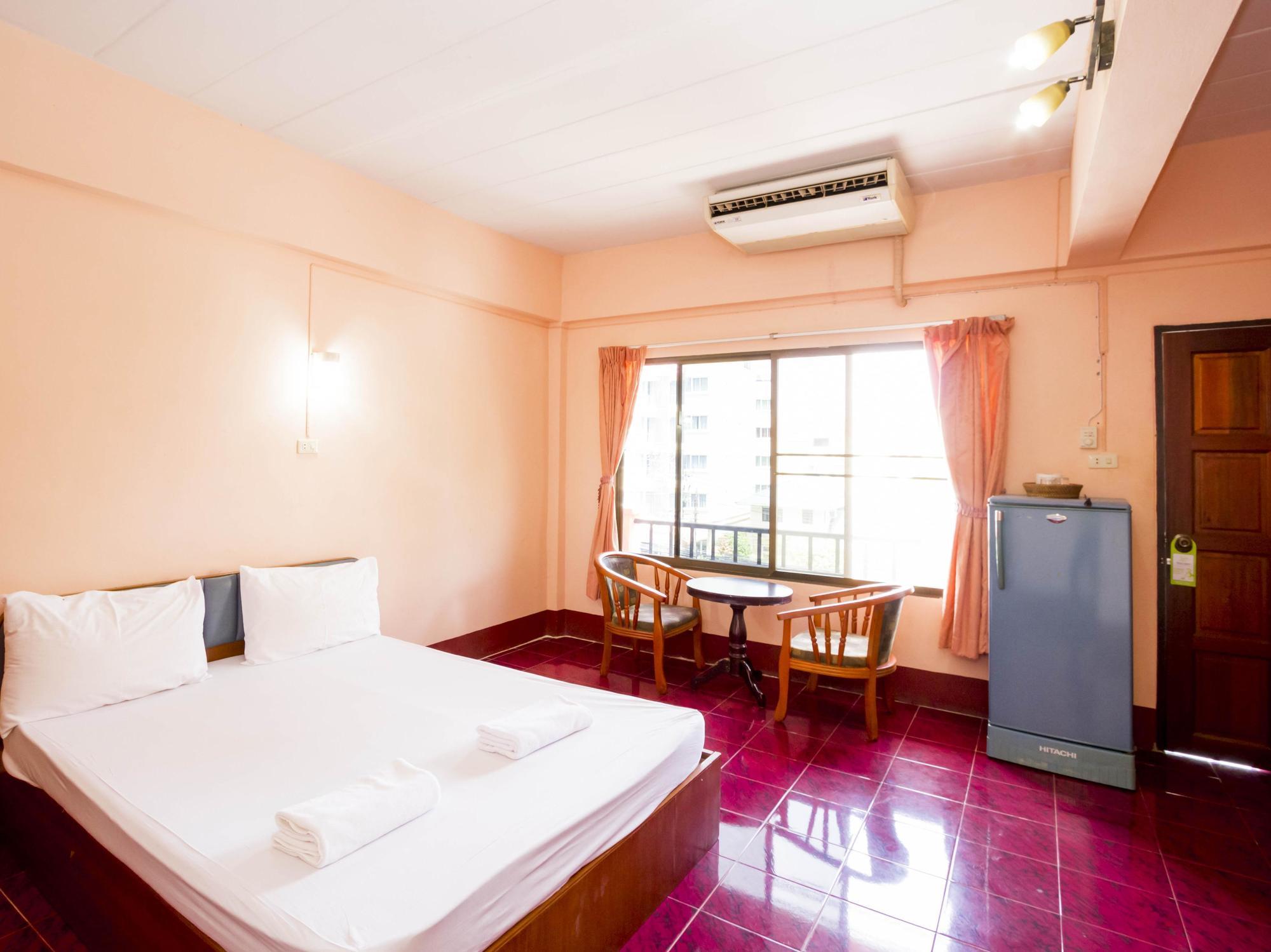 Hostel Baan Lukkan Patong