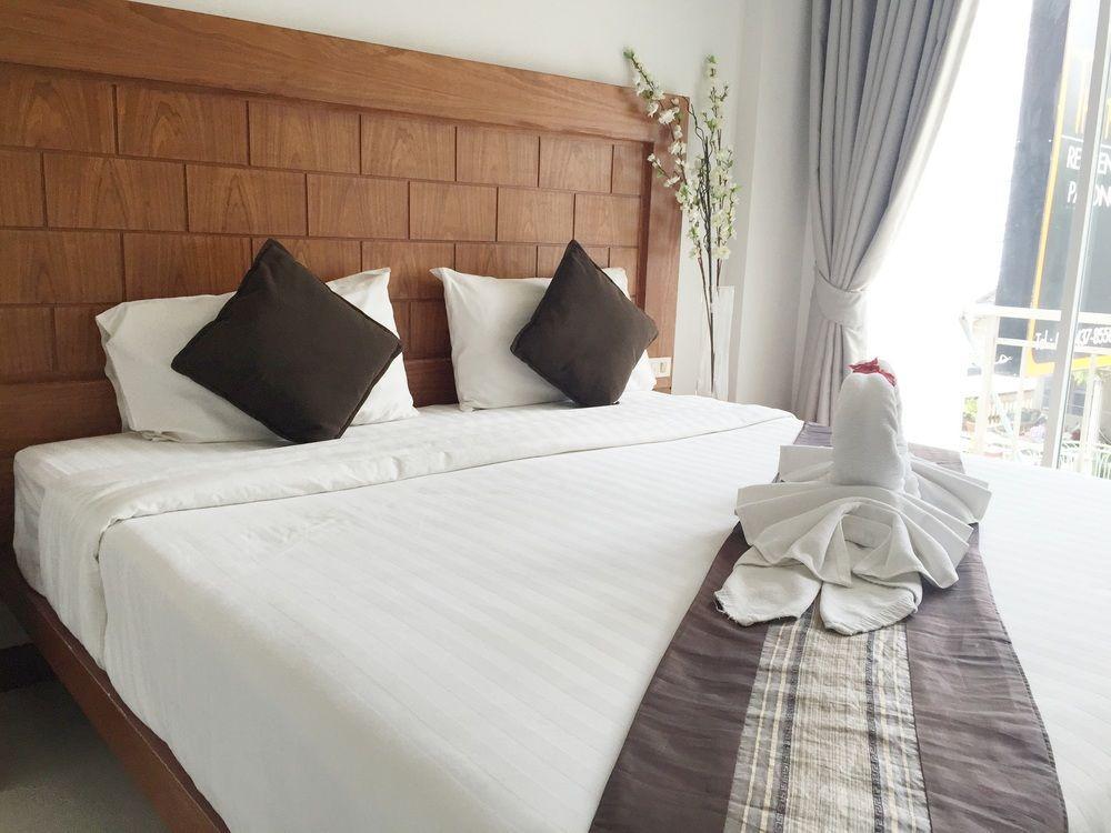 Hotel Thira