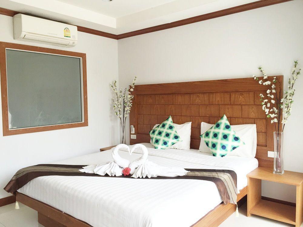 Hotel Thira