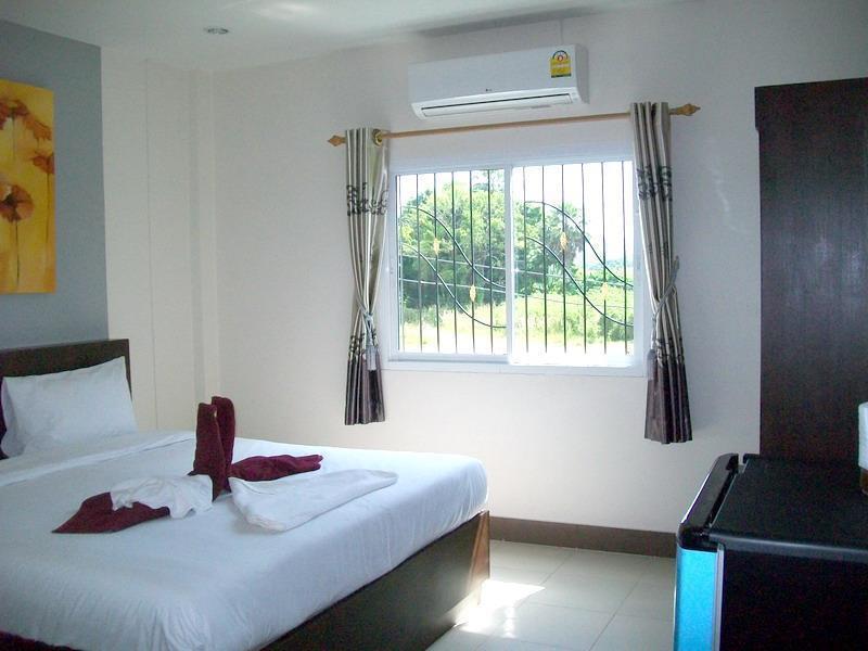 Baan Yuyen Guest house Karon