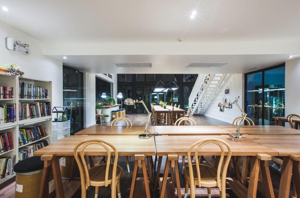 Blu Monkey Hub And Town- Free Day Coworking Space 4* Phuket