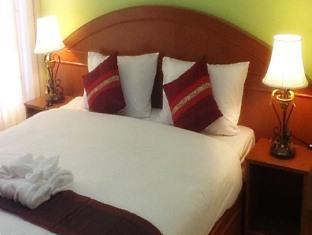 Holidays House 2* Karon
