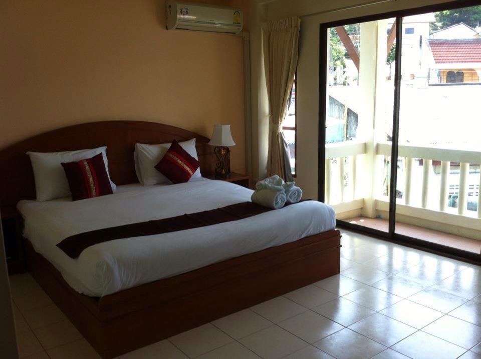 Holidays House Hotel 2*