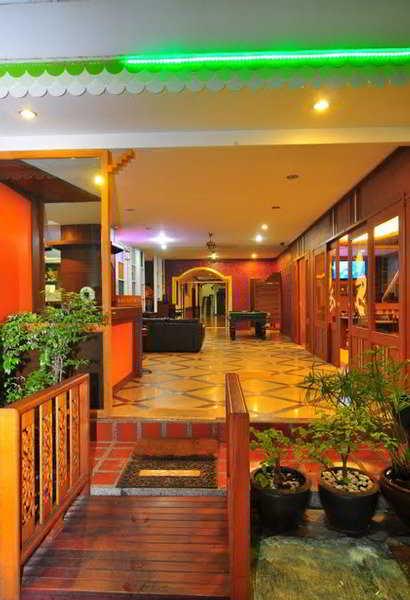 Triple Rund Place Hotel 2*