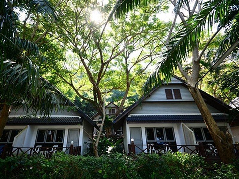 Tempat peranginan Coral Island