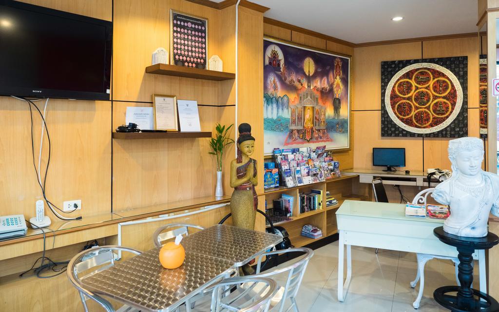 Hostel Beehive Magenta Patong