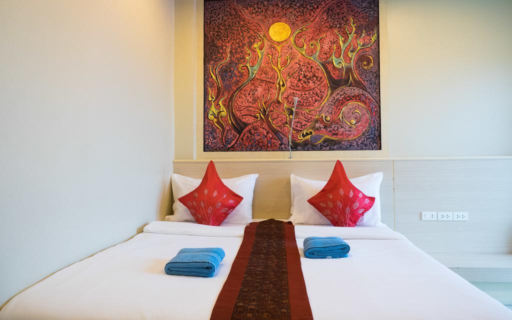 Beehive Magenta Patong * Phuket