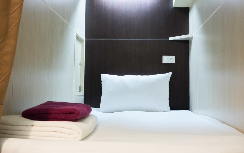 Beehive Magenta Patong