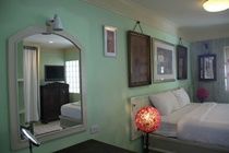 Bed & Breakfast Barefoot Kalim Front Patong