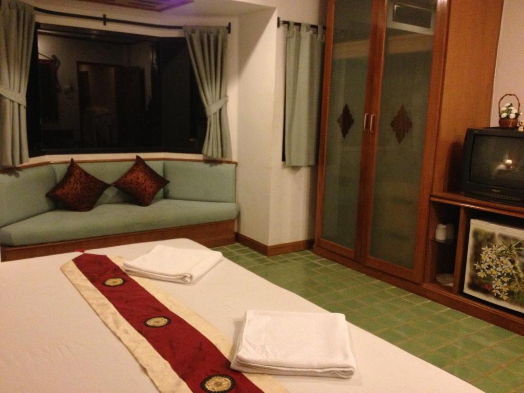 Your Place 2* Karon