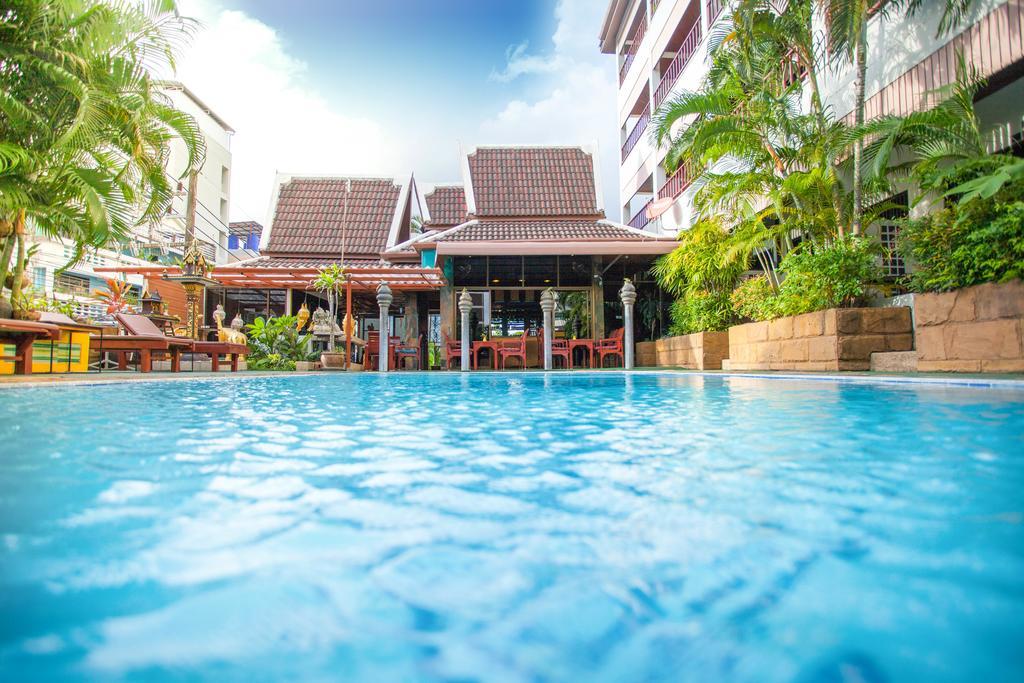 Kelly's Residency Hotel
