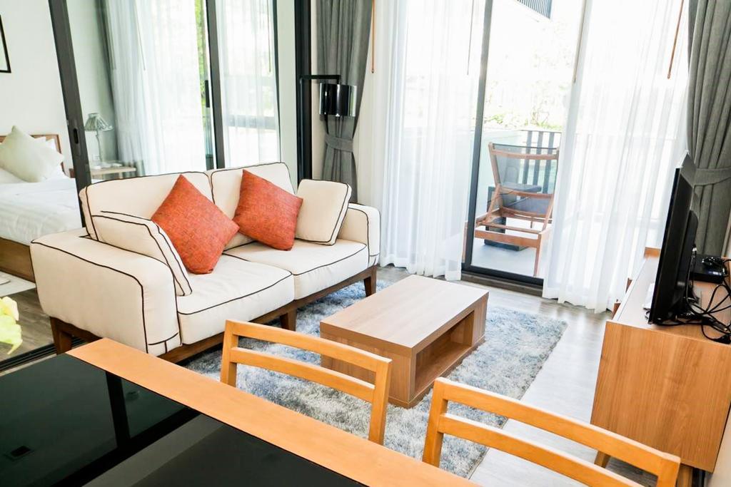 The Deck By Favstay Apartment