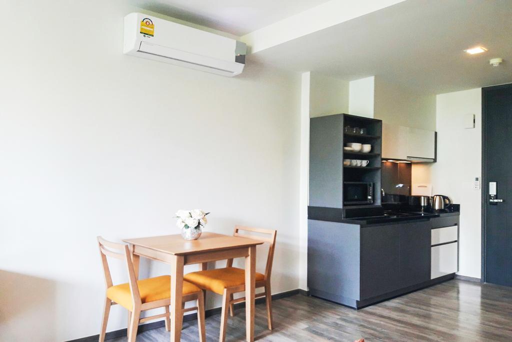 The Deck By Favstay Apartment *
