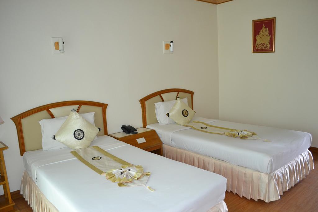 Phuket Golden - Sha Extra 2* Karon