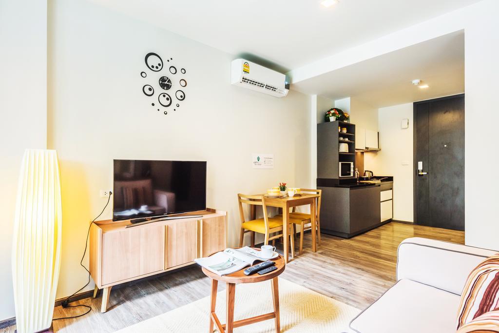 The Deck By Favstay Patong