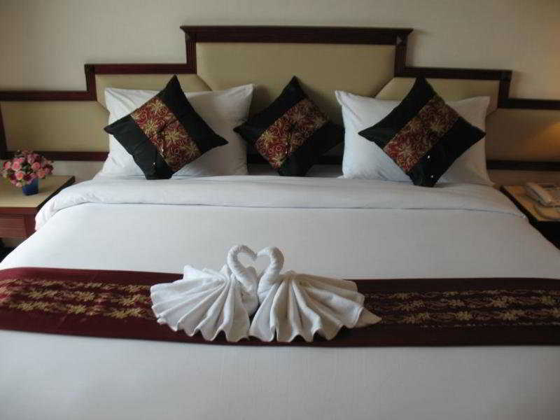 Zhou - Sha Phuket