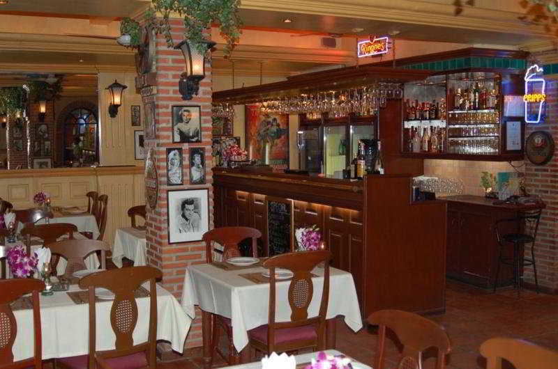 Rico's Guest house 2*