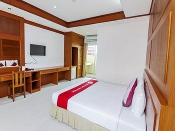 Nida Pattana 47 Central Mall 3*