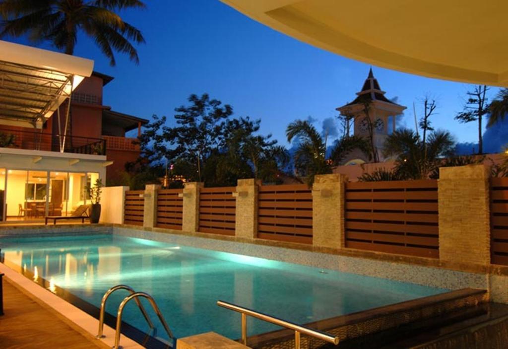 Hotel Baan Suwantawe Phuket