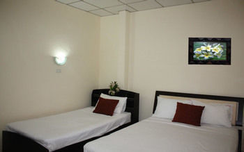 Square One Hotel