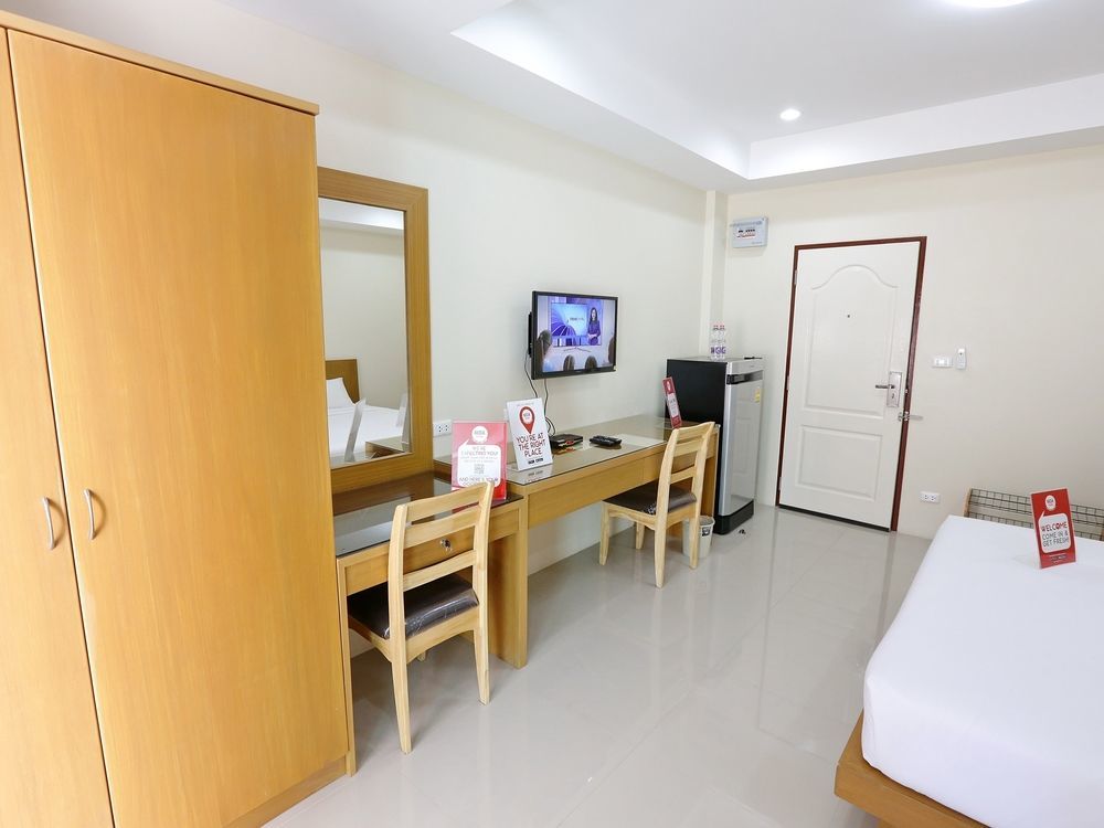 Nida Pattana 47 Central Mall Phuket