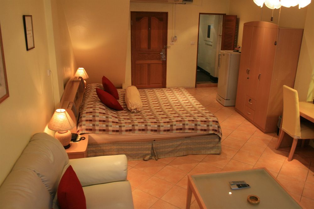 Aquarius Gay & Sauna Hotel 3*