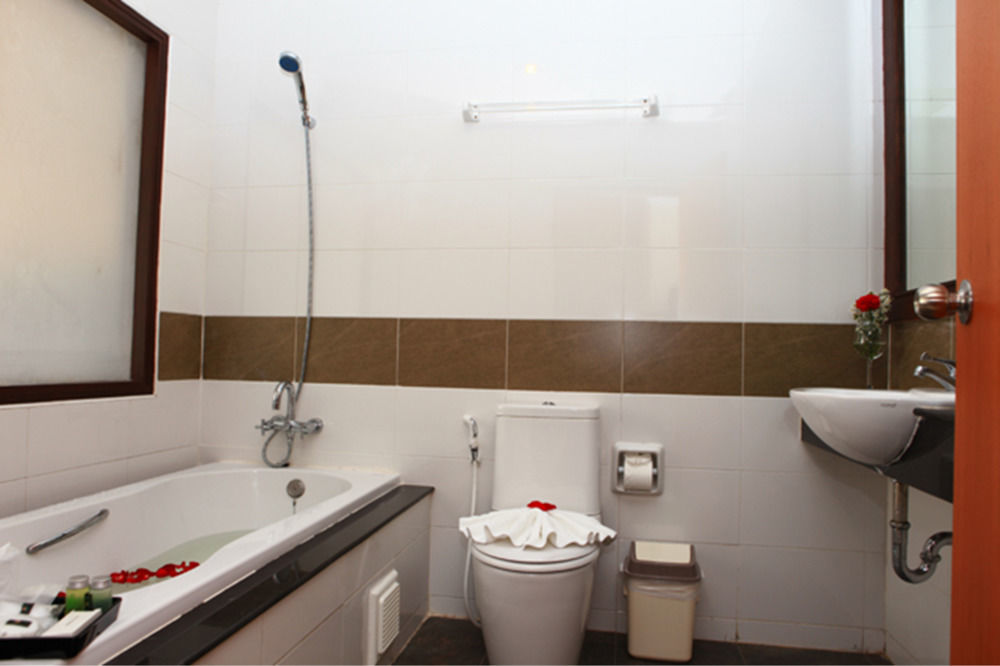 Chana Hotel Phuket