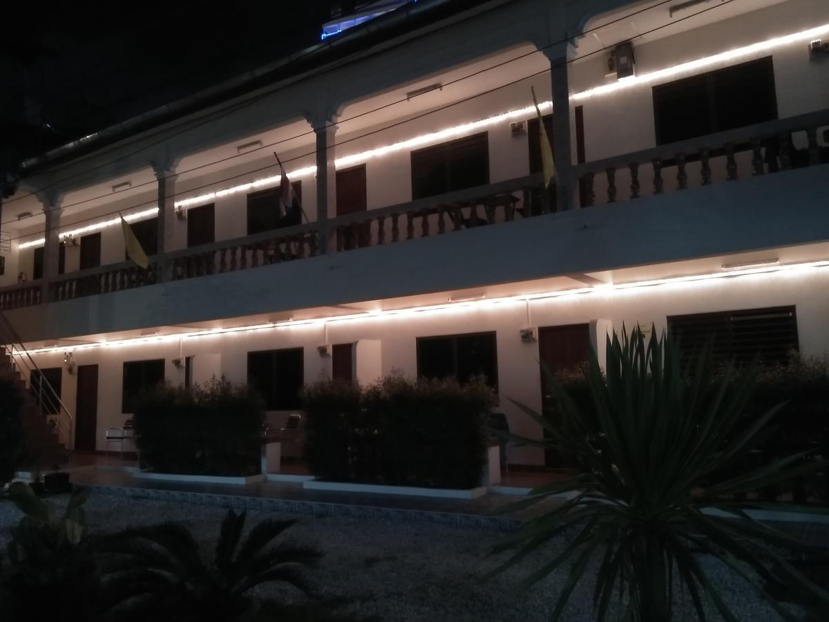 Peace Hostel *
