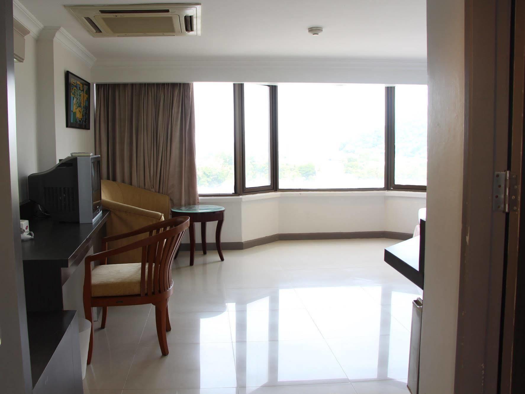 I Pavilion Hotel