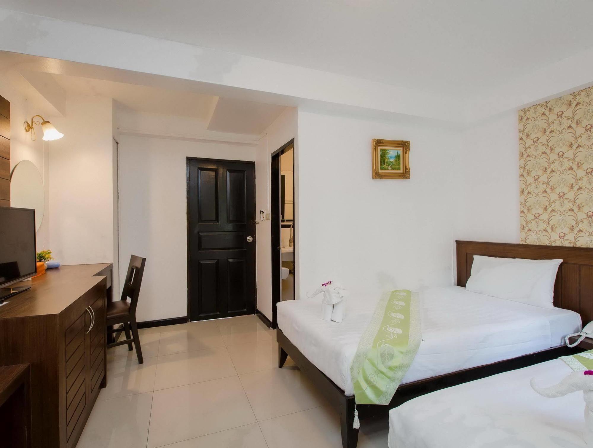 Hotel Patong Swiss Front 3*