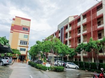 Nida Pattana 47 Central Mall 3*