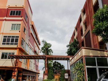 Nida Pattana 47 Central Mall 3*
