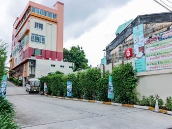 Nida Pattana 47 Central Mall Hotel 3*