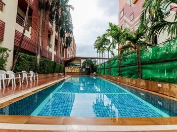Nida Pattana 47 Central Mall Hotel