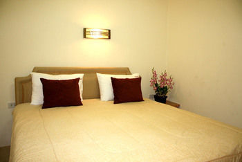 Hotel Square One 3*