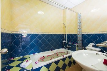 Magnific Hotel