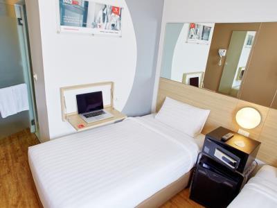 Red Planet Phuket Hotel 3*