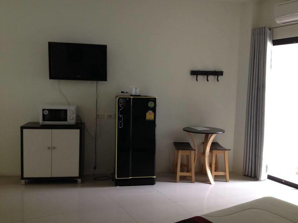 Beehive Magenta Patong Hostel