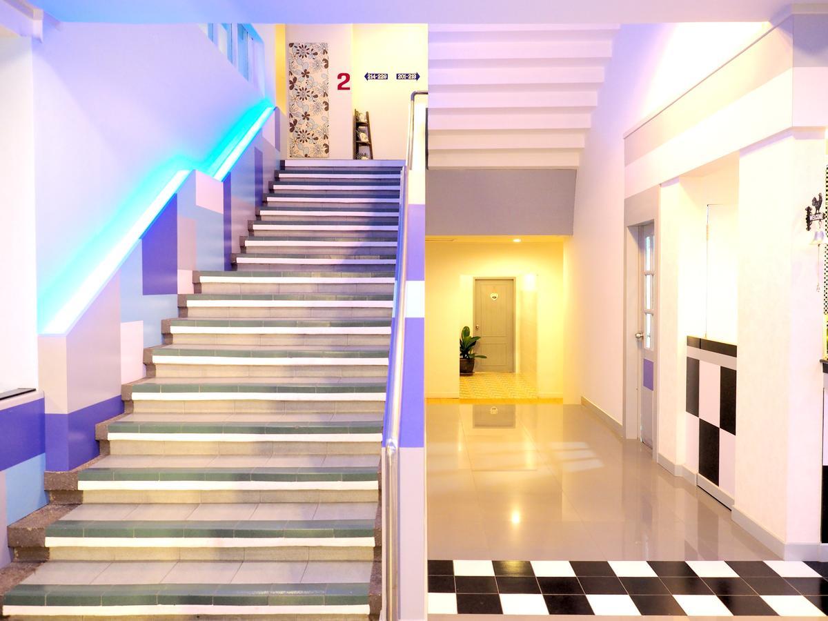 Siri Hotel *