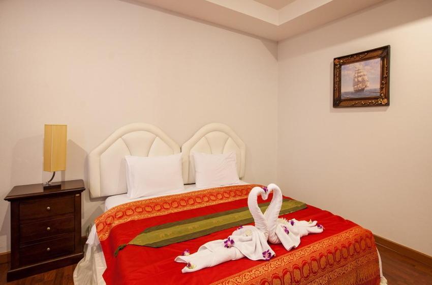 Triple Rund Place Hotel 2*