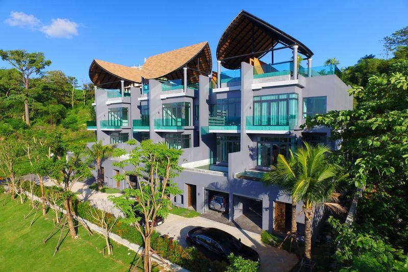 Bukit Pool Hotel 4*